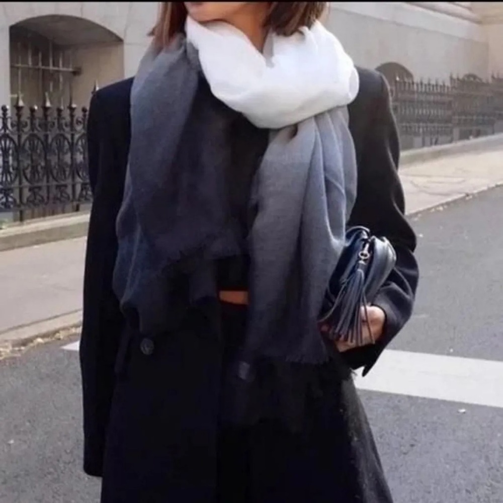 Cushnie Ombre Multi Wear Scarf NEW - Picture 3 of 6